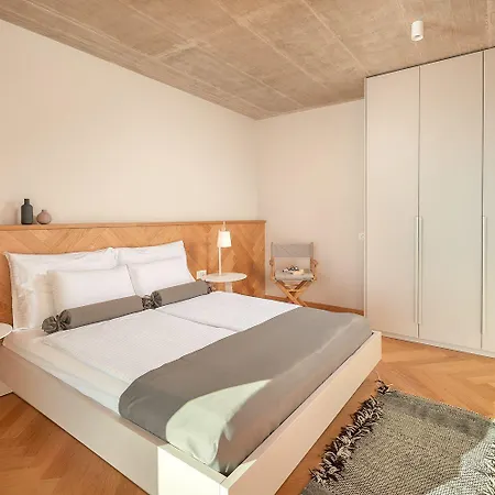 Adelia * Sveta Nedelja (Hvar)