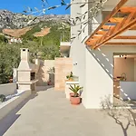Adelia Villa